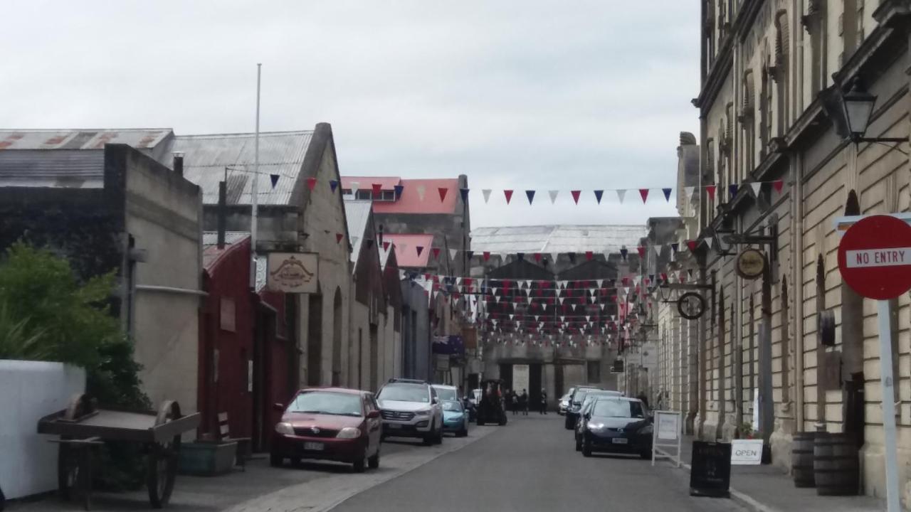Chimneys B&B Oamaru Exterior foto